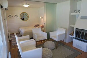 4 habitaciones, decoración personalizada y muebles diferentes 
