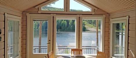 Family Villa, 4 Bedrooms, Sauna, Lake View | In-room dining