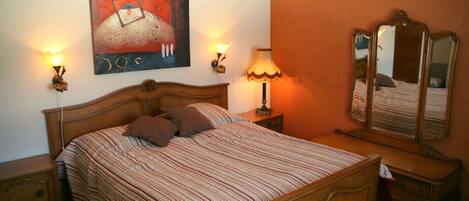 Villa familiar, 3 habitaciones, sauna, en el área del jardín | 3 habitaciones, decoración personalizada y muebles diferentes