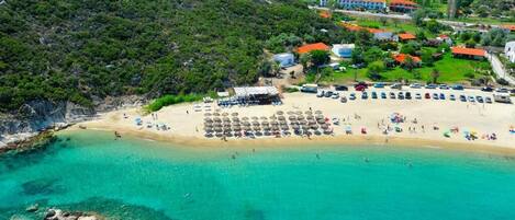 Una playa cerca