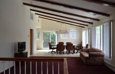 The Warwick Motel and Suites