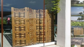 Exterior detail - Nafsika Beach (Delphi)