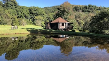 Honeymoon Chalet | 1 bedroom, free WiFi, bed sheets