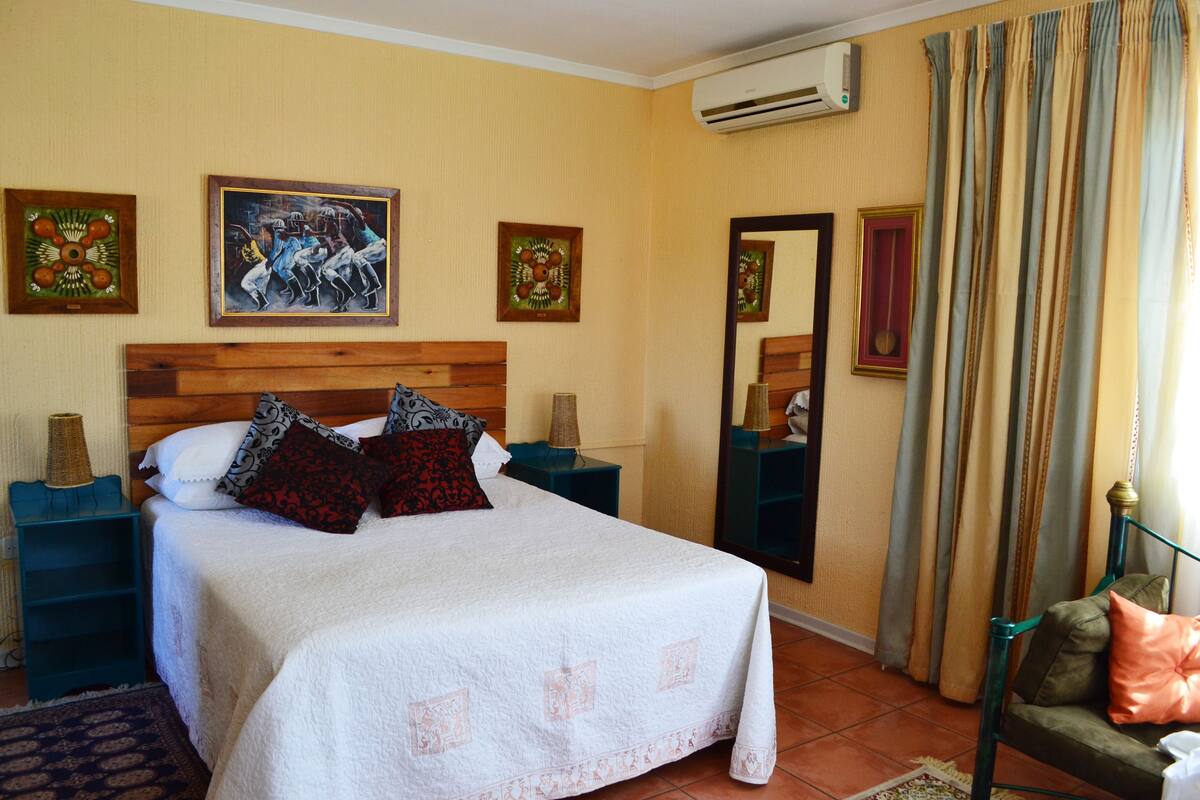 Comfort Room, 1 Bedroom (Double Room (Bath & Shower)) | Desk, free WiFi