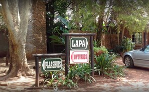 Exterior detail - Pumulani Lodge (Roodeplaat)