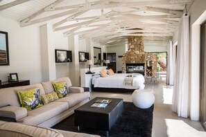 Lyxsvit - 1 kingsize-säng | 1 sovrum, sängtillbehör av högsta kvalitet och minibar