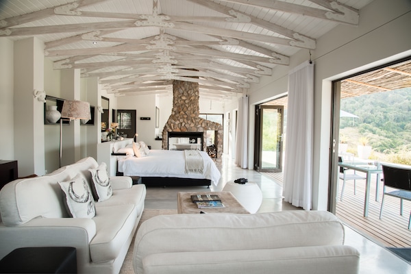 Luxury-Suite, 1 King-Bett | 1 Schlafzimmer, hochwertige Bettwaren, Minibar, Zimmersafe