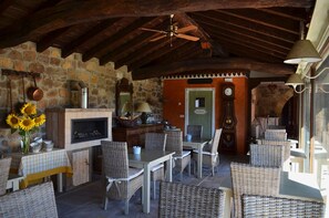 Tägliches großes Frühstück (5 EUR pro Person)