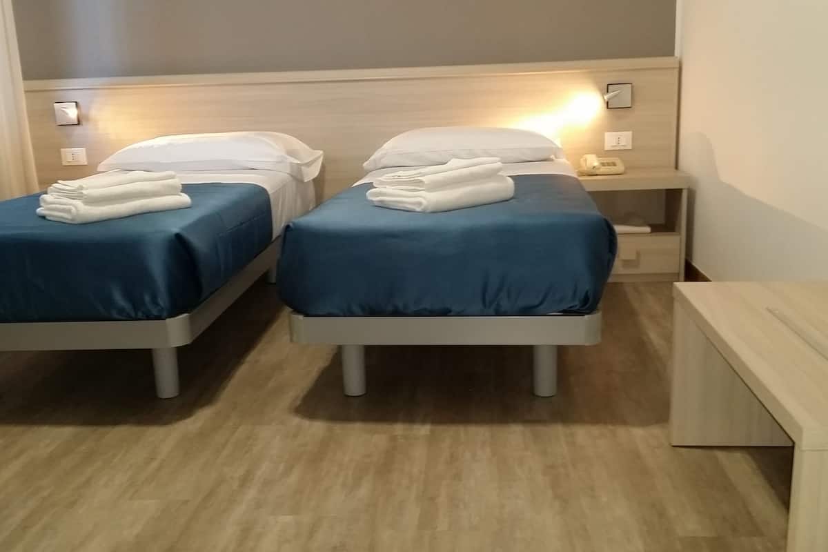 camera doppia | 1 bedroom, desk, iron/ironing board, free wifi