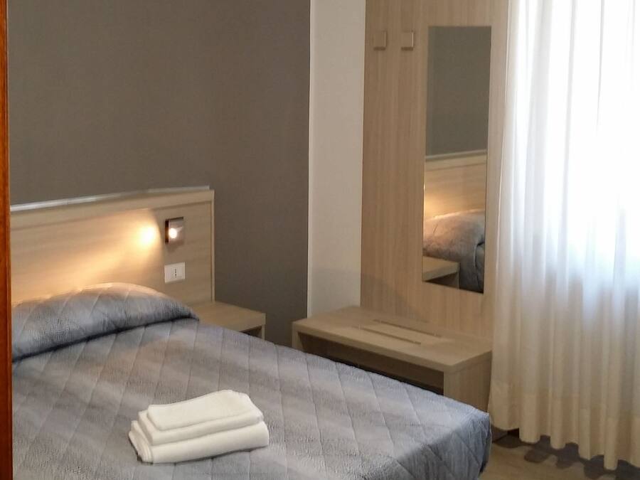 Room, 1 Double Bed