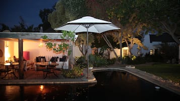 Outdoor pool, pool loungers