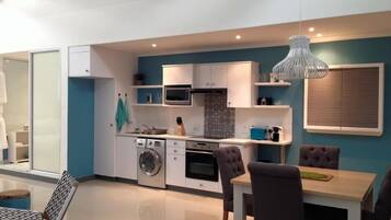 Studio (9 B) | Private kitchen | Fridge, coffee/tea maker