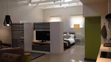 Studio (9 A) | Ruang tamu | 32 inci televisyen skrin rata dengan digital, TV