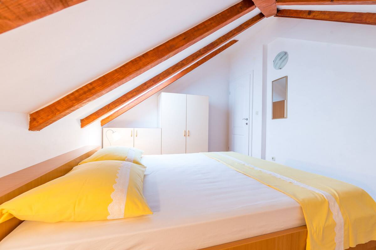 Lägenhet Comfort - 2 sovrum - terrass - havsutsikt | 1 sovrum, strykjärn/strykbräda, gratis wi-fi och sängkläder
