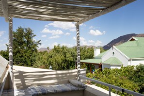 Double/Twin Room with Mountain View | Balkon