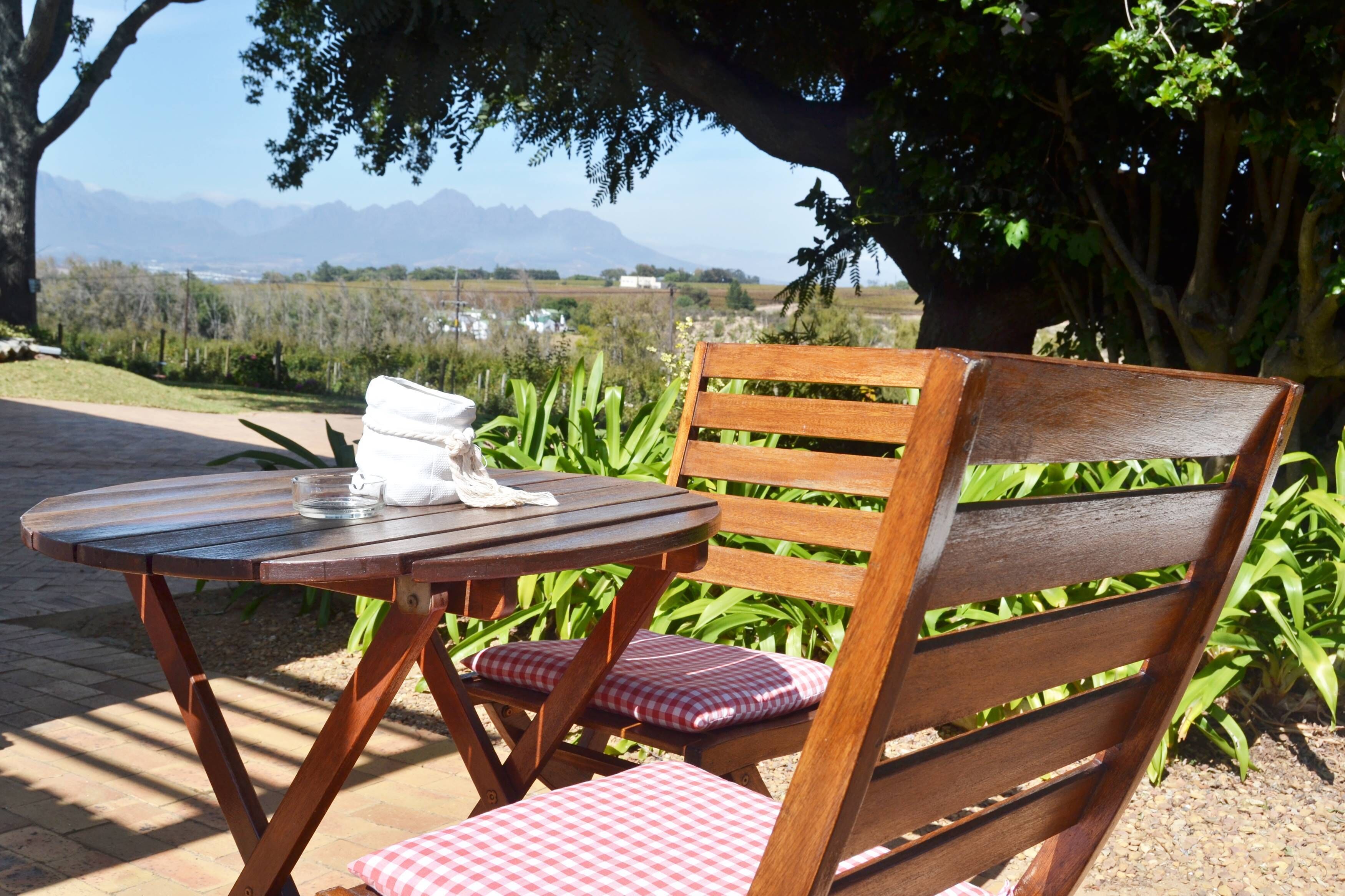 Appartement (Red Rose Double) | Landuitzicht vanuit accommodatie