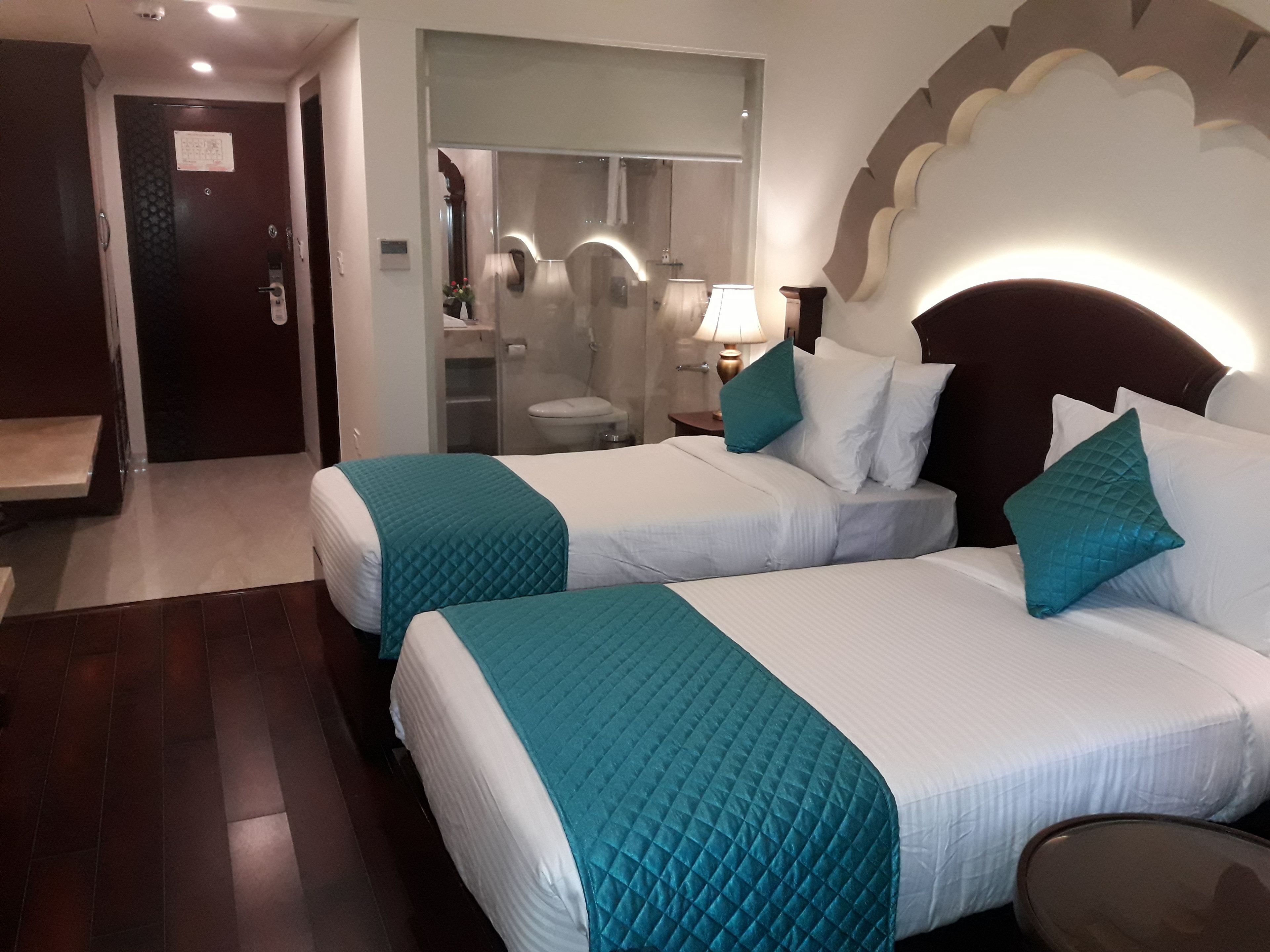 standard room, 1 double bed, smoking | minibar, in-room safe, individually decorated, individually furnished