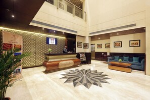 32-inch LED TV with satellite channels, TV - Vesta Sapphire Jaipur - A City Center Hotel (Jaipur)