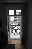 Soundproofing, WiFi, bed sheets, wheelchair access