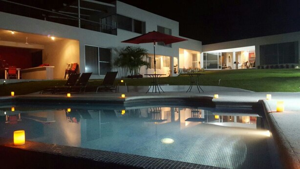 Front of property - evening/night - Casa Mariana (Xochitepec)