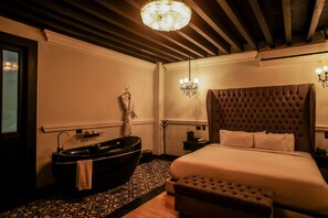 Elegance Suite, 1 King Bed, Hot Tub | Minibar, in-room safe, iron/ironing board, free WiFi