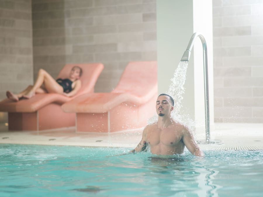 Indoor pool, sun loungers