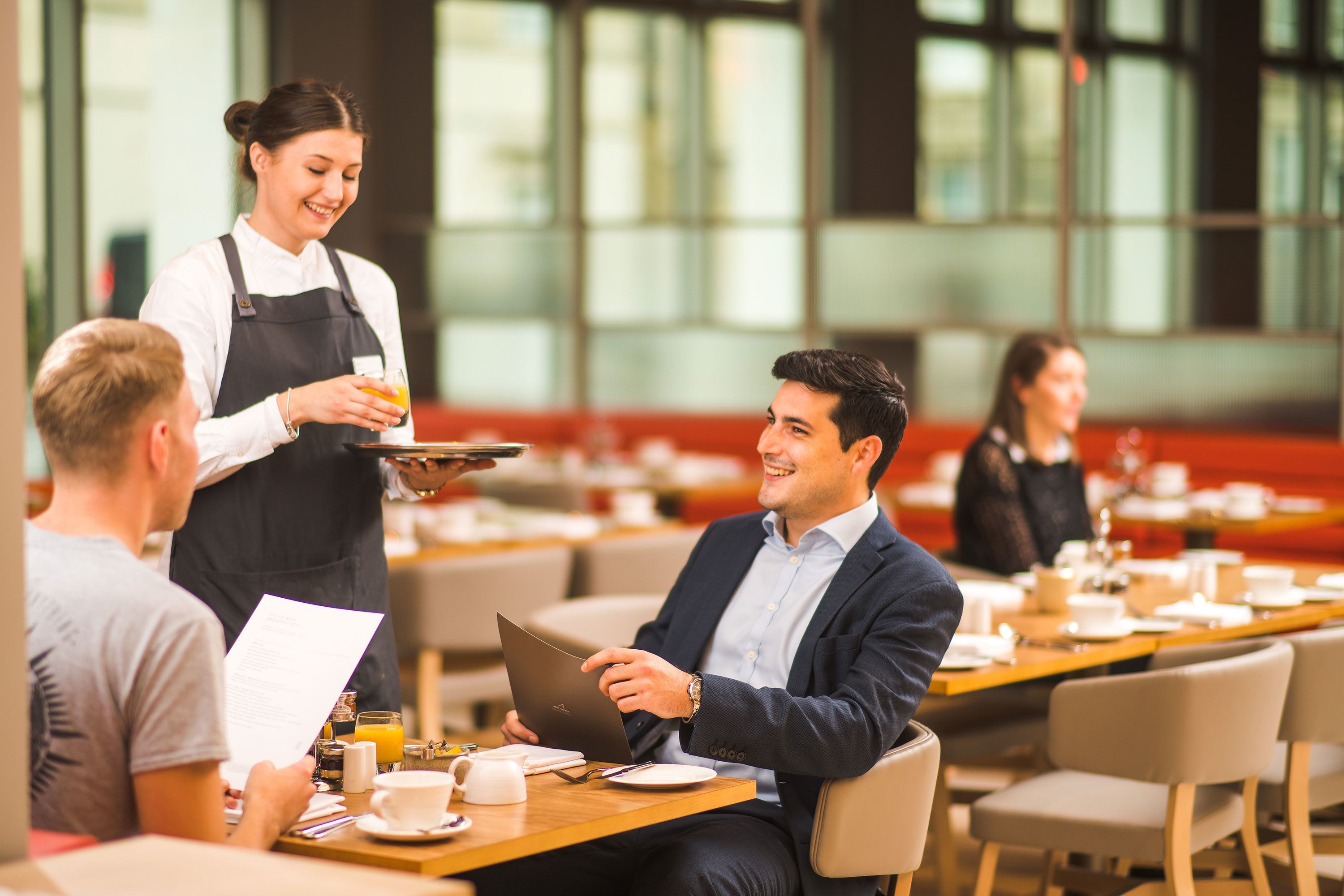 Bữa sáng kiểu Anh với phụ phí nhỏ vào ngày cuối tuần 