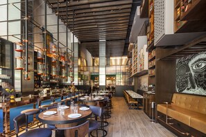 Daily full breakfast for a fee - Hotel EMC2, Autograph Collection (Chicago)