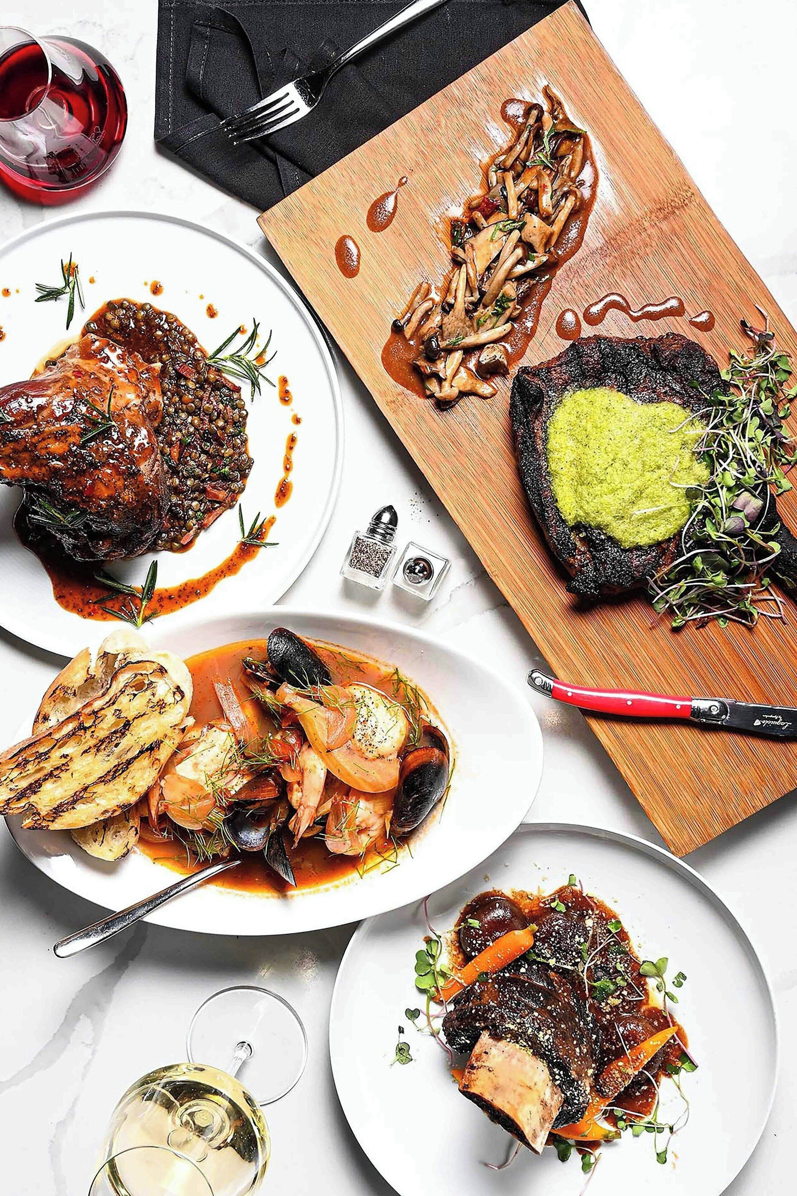 breakfast, lunch and brunch served