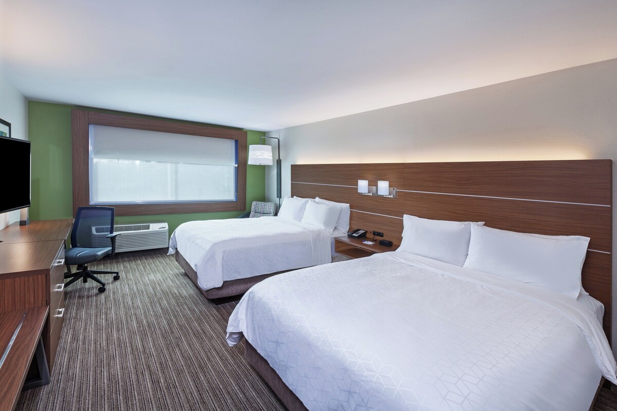 In-room safe, desk, laptop workspace, blackout drapes