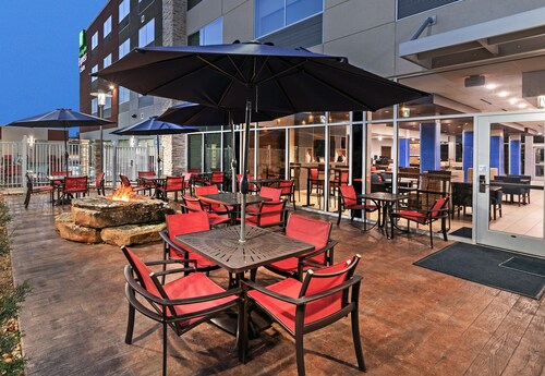 Holiday Inn Express & Suites Brenham South by IHG