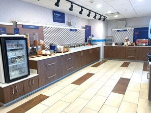 Petit déjeuner complet compris tous les jours