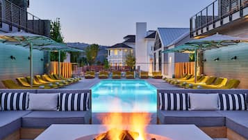 Outdoor pool, pool cabanas (surcharge), pool umbrellas