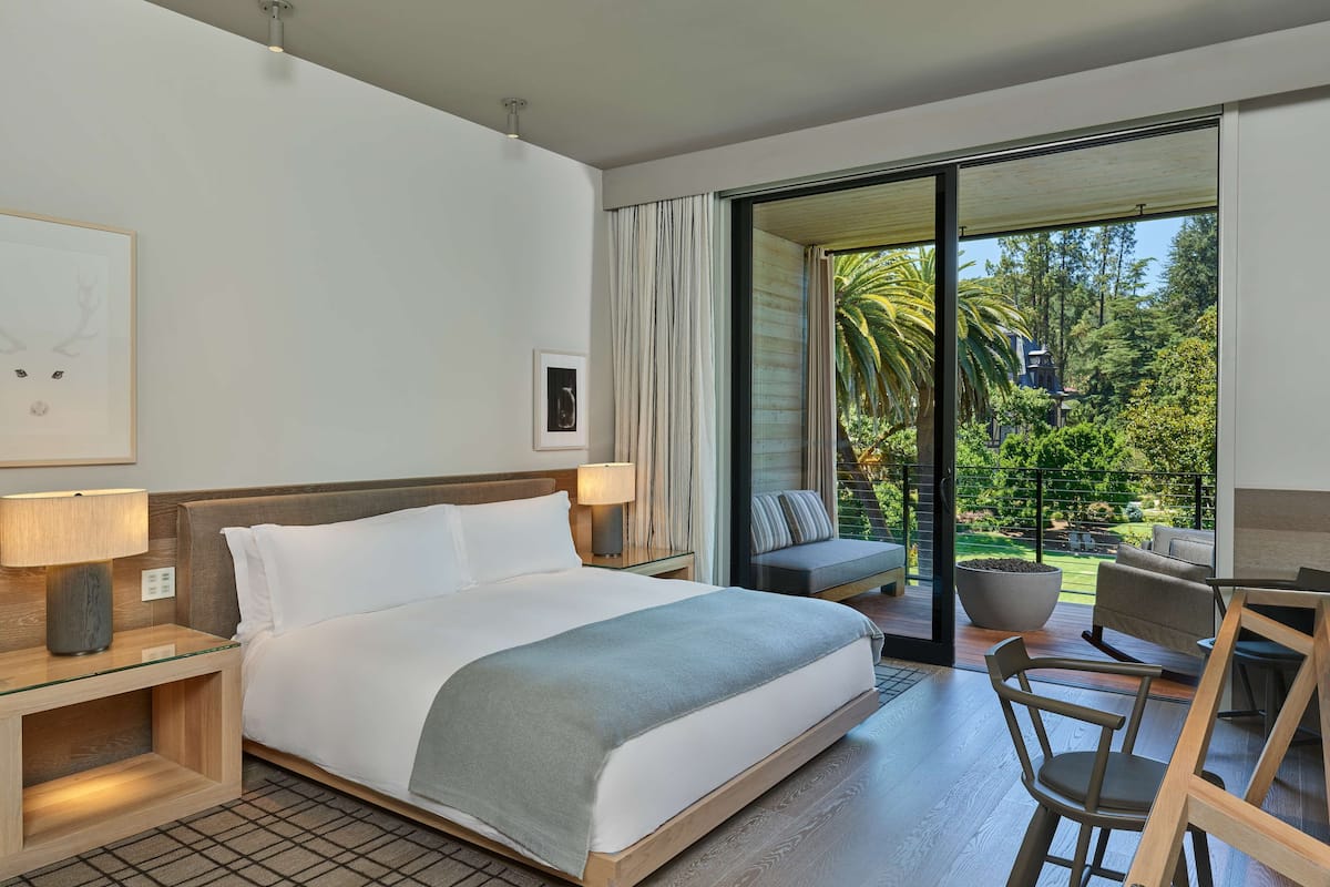 Premium bedding, pillow-top beds, minibar, in-room safe