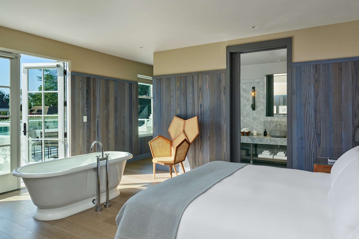 Room, 1 King Bed (Historic Manor)