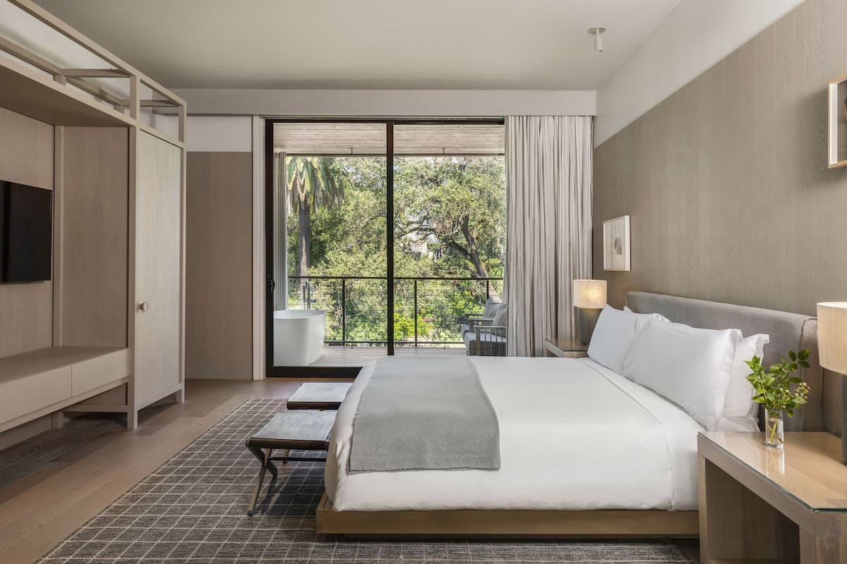 Premium bedding, pillow-top beds, minibar, in-room safe