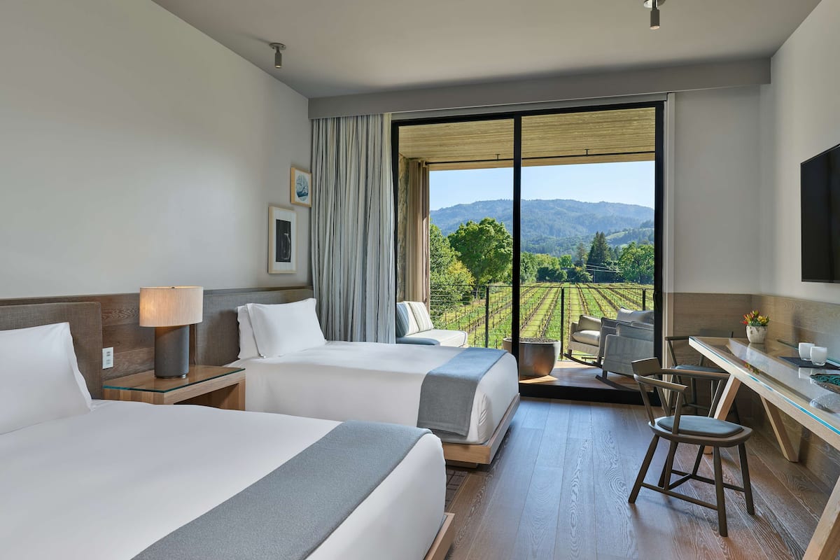 Room, 2 Queen Beds, Balcony, Vineyard View