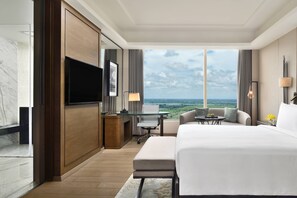 Egyptian cotton sheets, premium bedding, minibar, in-room safe - JW Marriott Hotel Kolkata (Kolkata)