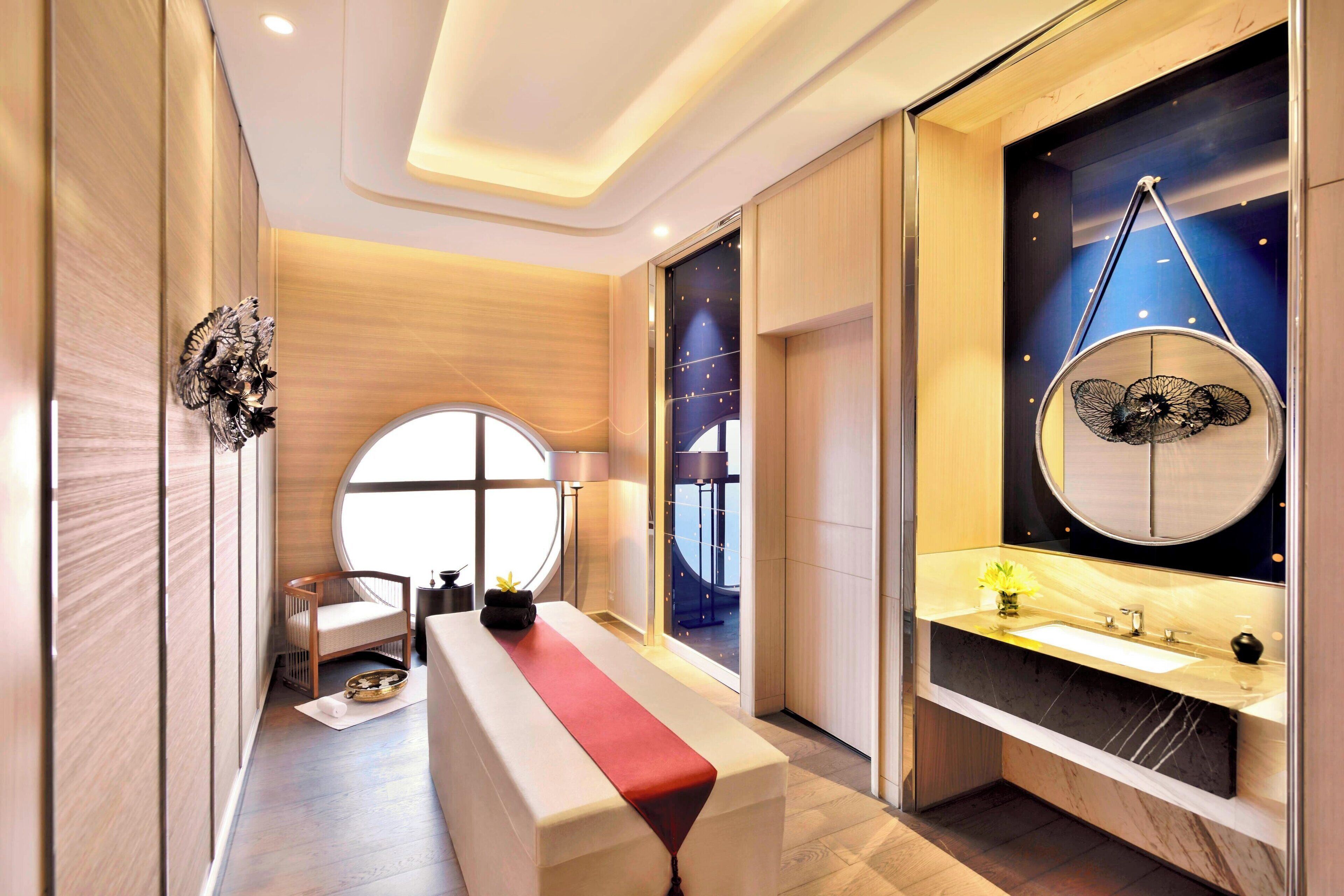 couples treatment room(s), sauna, hot tub, steam room, body treatments