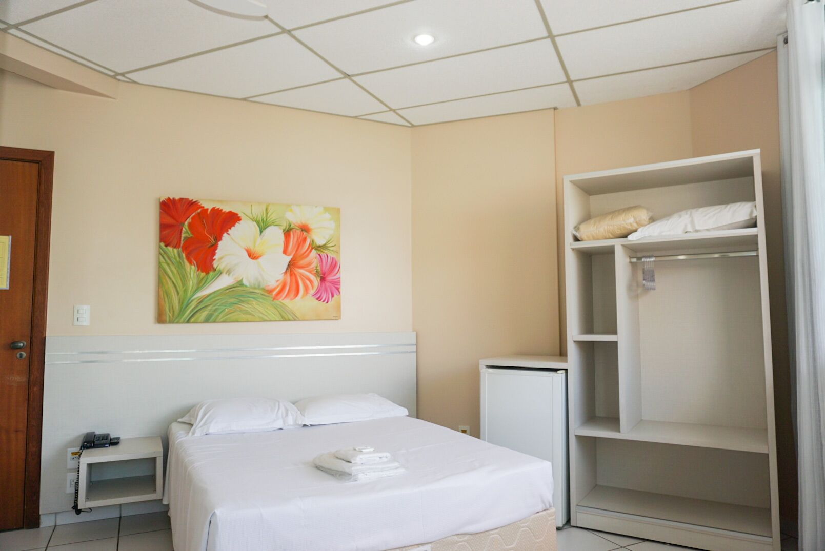 Basic Double or Twin Room, 1 Bedroom | Minibar, in-room safe, desk, blackout curtains