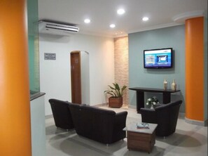 Lobby sitting area - Lord Hotel Camburi (Serra)