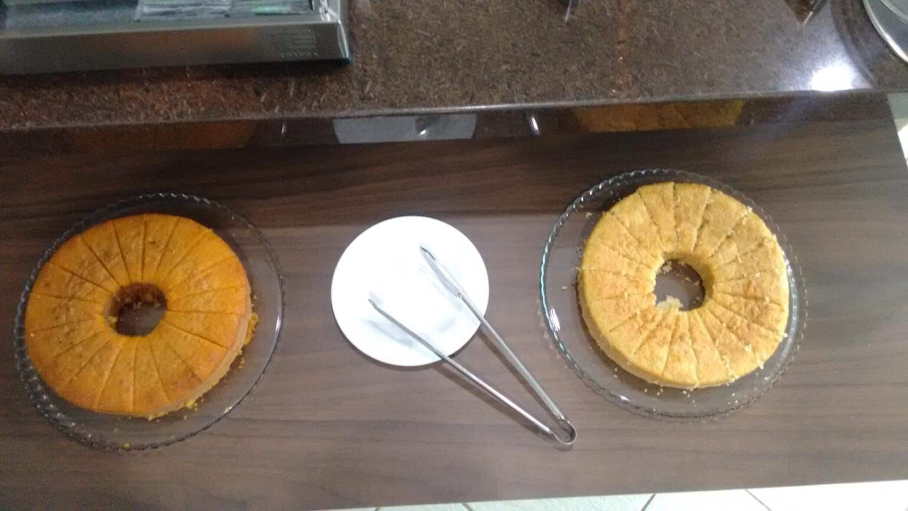 breakfast, lunch and dinner served