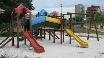 Children’s play area – outdoor
