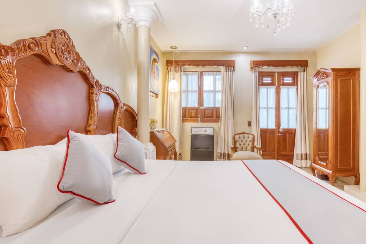 premium bedding, minibar, in-room safe, iron/ironing board