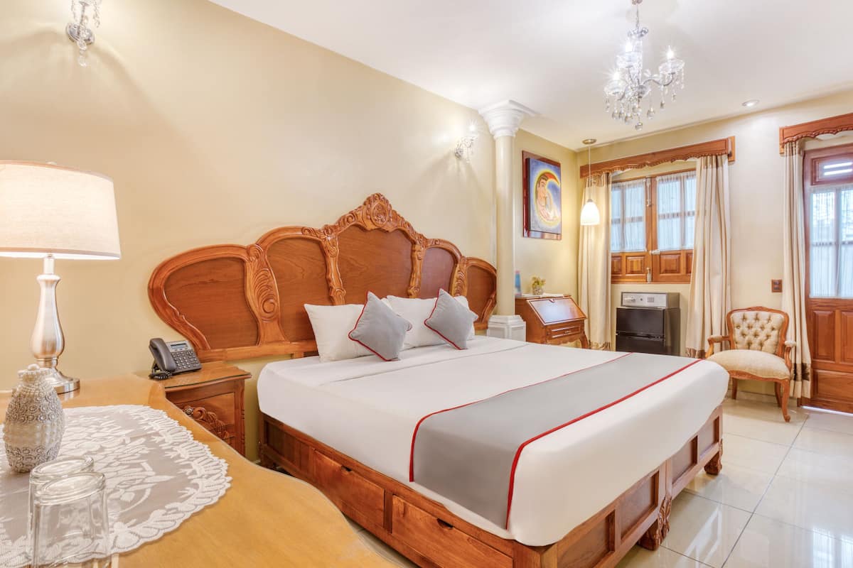 premium bedding, minibar, in-room safe, iron/ironing board