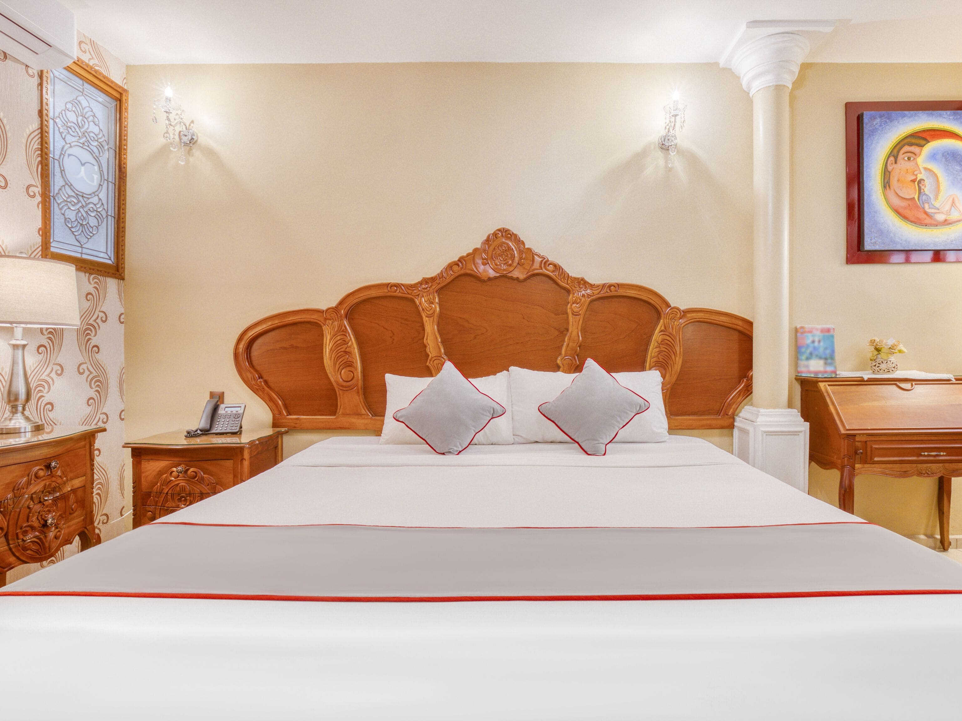 premium bedding, minibar, in-room safe, iron/ironing board