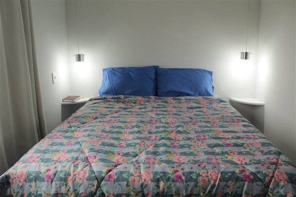 2 habitaciones, escritorio y cortinas blackout 