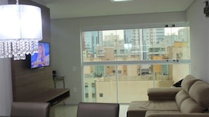 2 dormitorios, escritorio, cortinas opacas