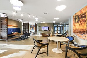 Lobby lounge - Global Luxury Suites at Marina Del Rey (Marina del Rey)