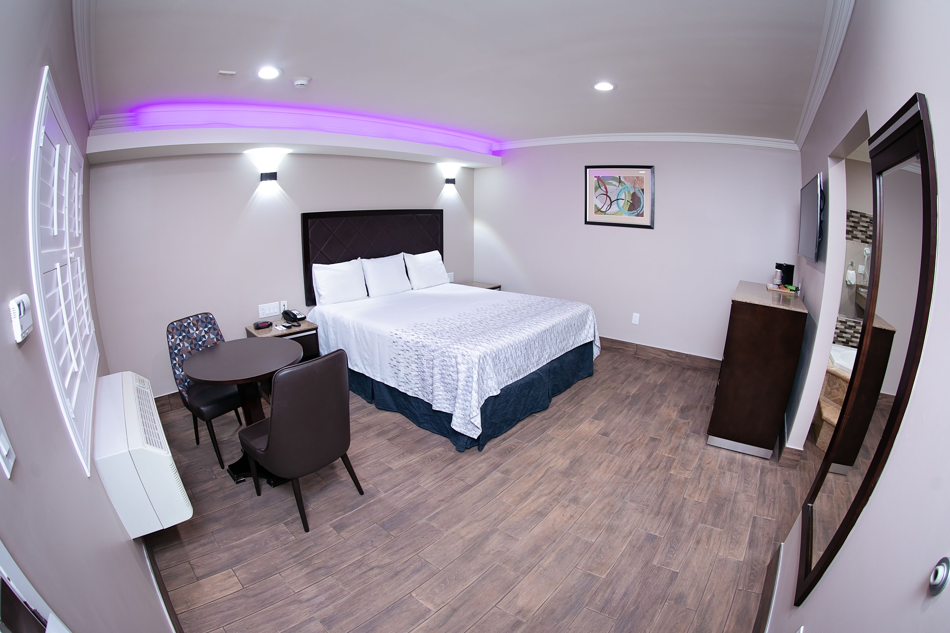 Photo - Diamond Bell Inn & Suites
